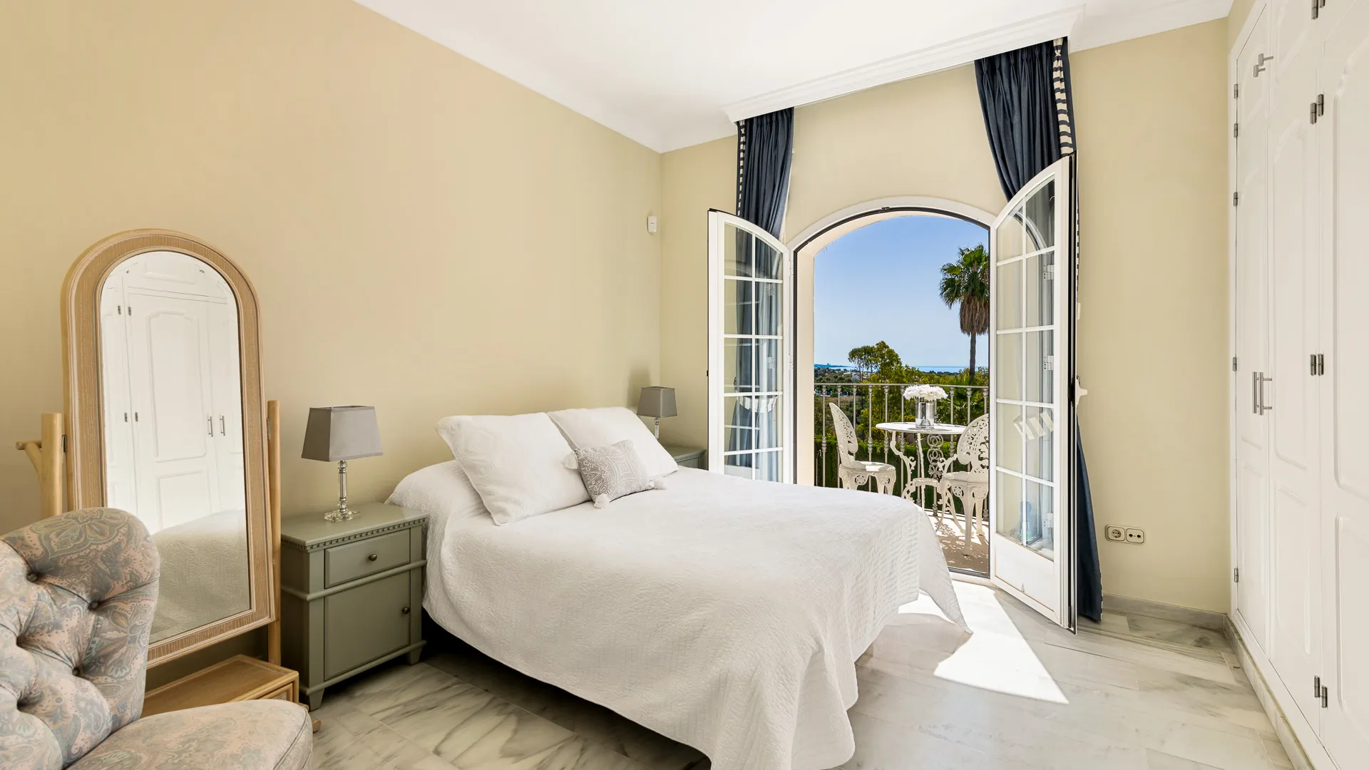 Lomas del Marbella Club neighborhood
